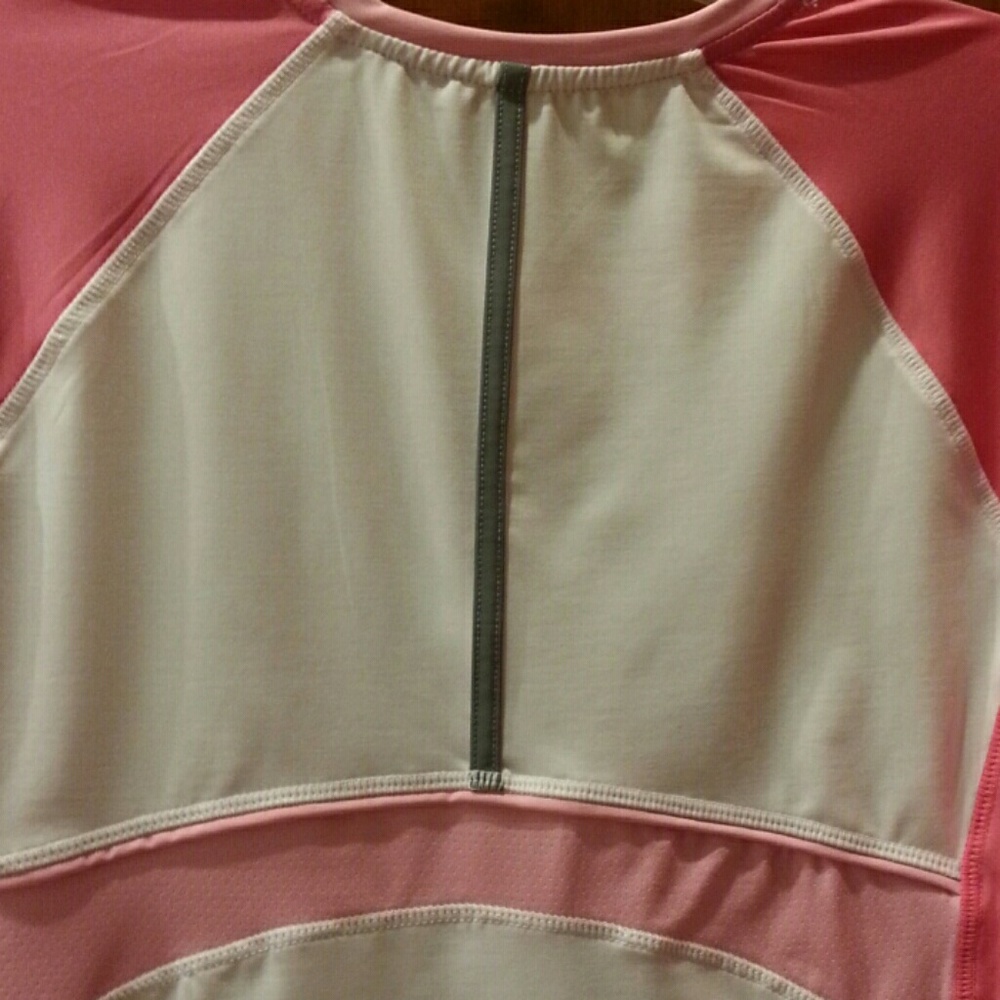 NWOT Tennis Shirt Women's - Picture 6 of 8